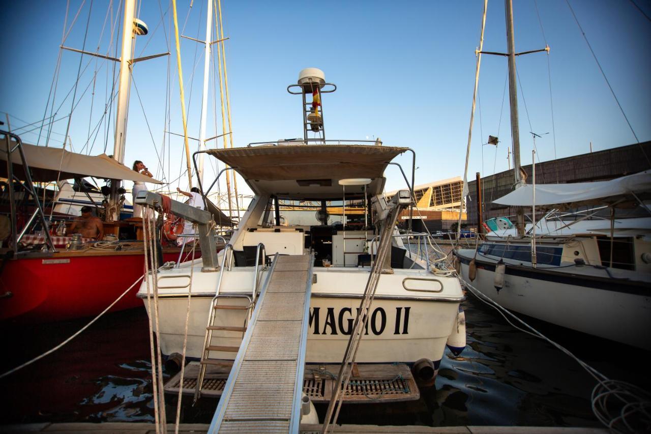 Magno II Boat Hotel Sant Adria de Besos Exterior photo